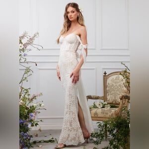 V. Chapman The Romanza Dress in White Chantilly Lace